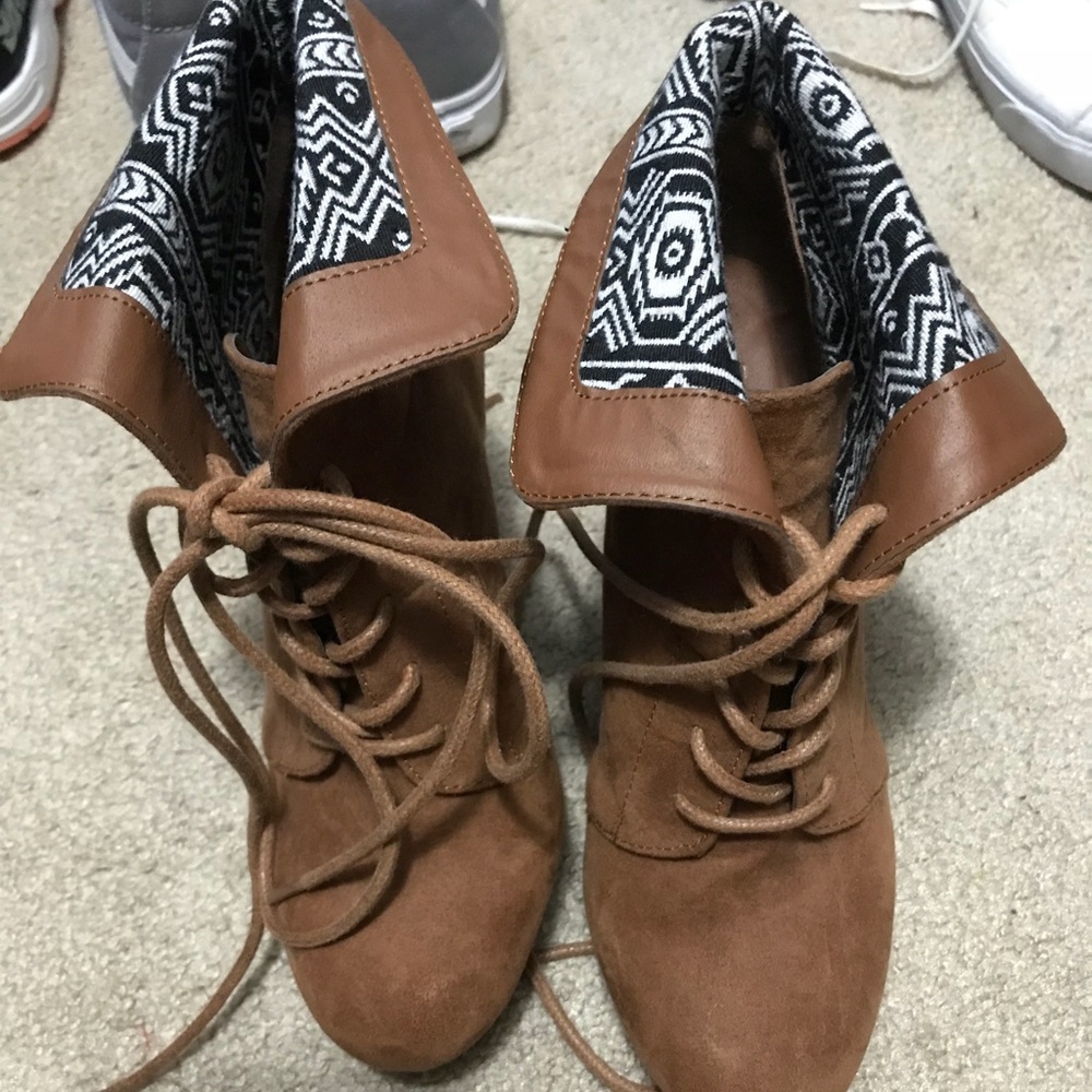 Tans Wedges